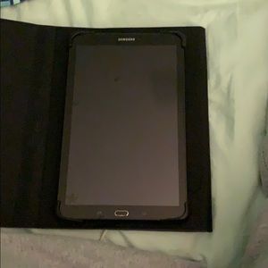 Samsung tablet E